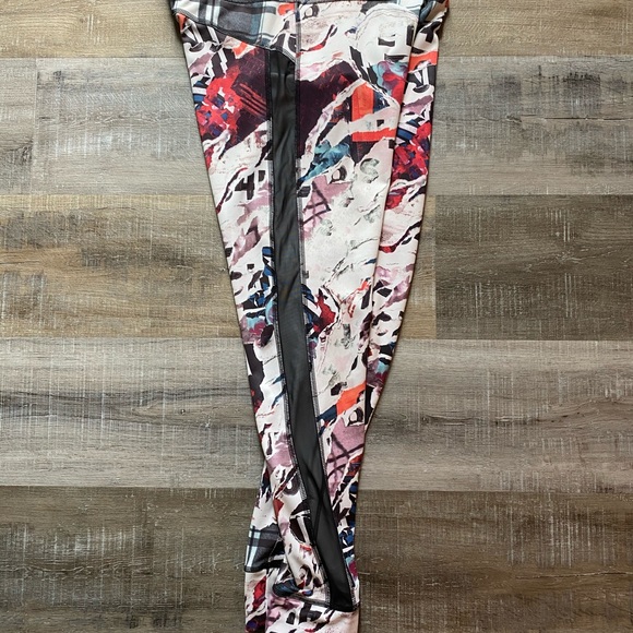 🧜‍♀️ Reebok Capri Leggings - Picture 5 of 5